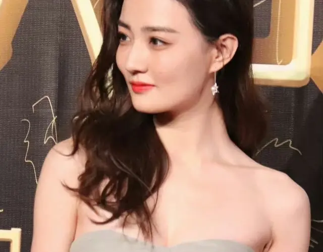 徐璐，她都长这么大了，可以叫她大璐璐了吗