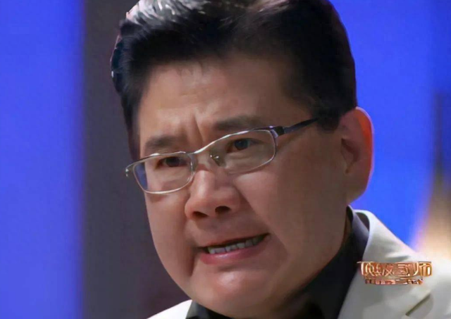 从“第一主持人”到“声名狼籍”，如今的曹可凡后悔了吗？