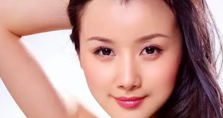 孙菲菲曝离婚细节，前夫被她赶出家门，前夫姑姑辱骂父亲半个小时