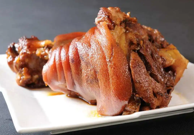 谁说卤肉不够香？5种香料是关键，卤肉出锅十里飘香，好吃还不腻