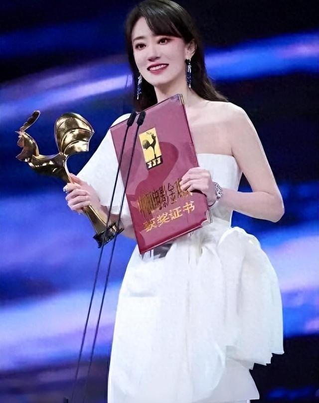 金鸡奖影后投票排名：张子枫排第3，李庚希第2，第一名实至名归！