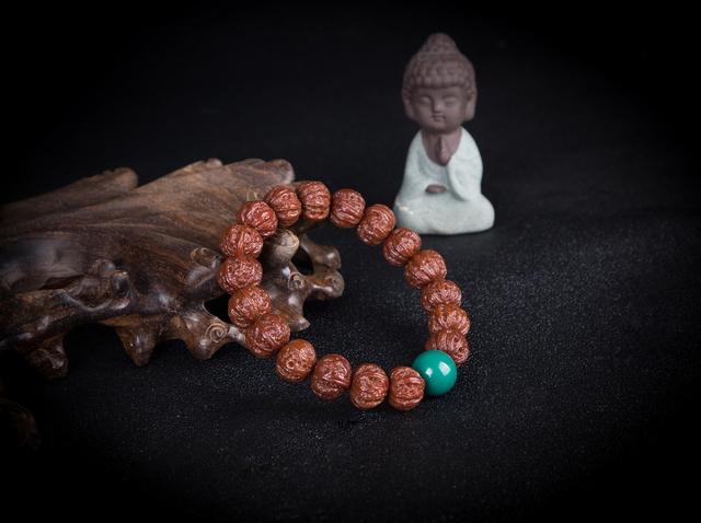 文玩新视界：揭秘文玩手串背后的情感与文化深度
