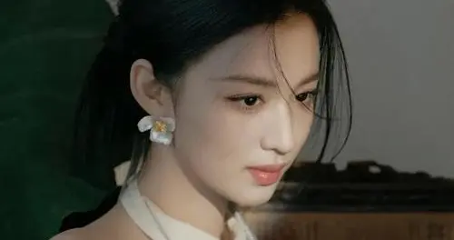 王楚然600度近视拒手术：阴影、职业与健康的多重考量