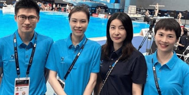 郭晶晶机场偶遇宗馥莉，顺口叫了一声宗老板，宗馥莉的回答超搞笑