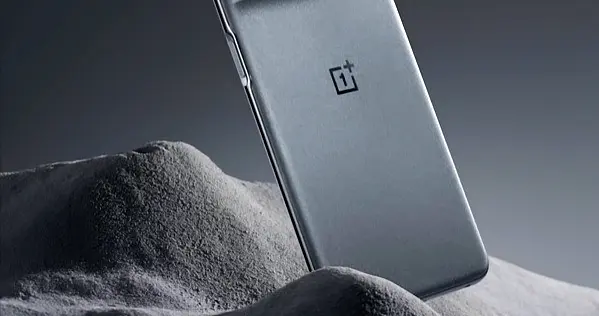 平心而論！手機圈內幕，你永遠買不到一部完整的手機