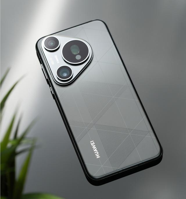 国产Top5厂商开始发力：四摄设计+外挂镜头，手机影像迎来新时代