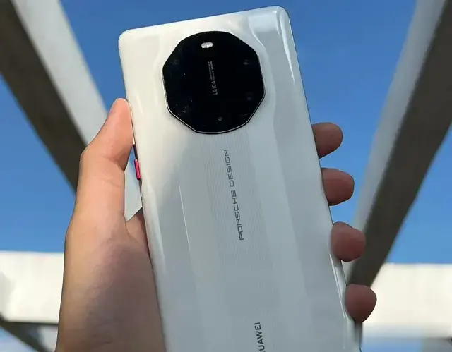 不得不说，华为mate40RS是真有点东西的，堪称华为巅峰之作。