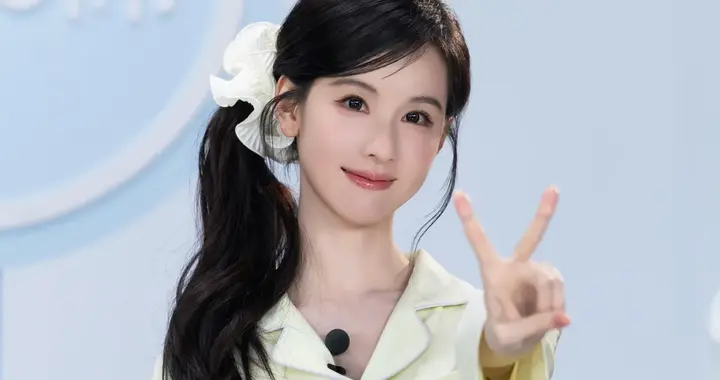 陈都灵，睡衣造型好可爱，完全小兔子来着！