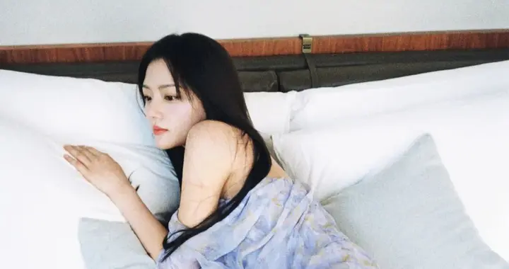 任敏，好看的紫纱裙私服穿搭