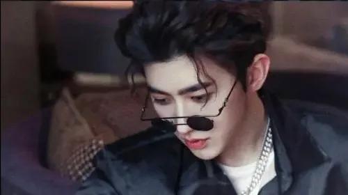 蔡徐坤|蔡徐坤——我都不敢再看一眼 因为再看一眼我就会爆炸