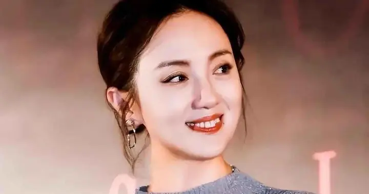 又一女星走上朱媛媛的后路，自曝癌症晚期，身体流脓标靶药失效