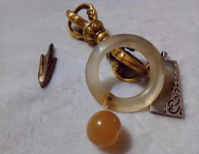 石榴|收藏之趣，没钱也可以玩收藏