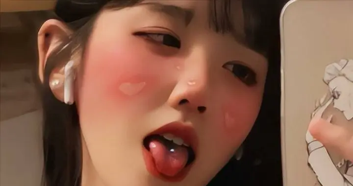 井川里予晒吸烟照，粉发叼烟反差拉满，纯欲天花板彻底放飞？