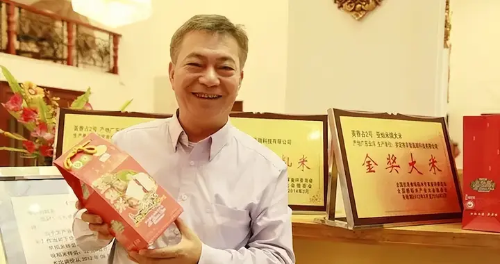 68岁前TVB传奇小生中风后近况曝光，首谈当年破产真相：一场误会