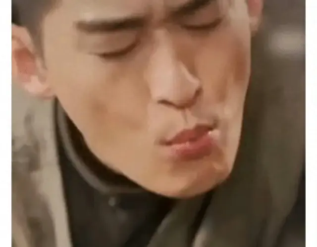 张翰被嘲油，尝菜吮吸皱眉很享受，加上杨烁，导演炒菜不想放油吗