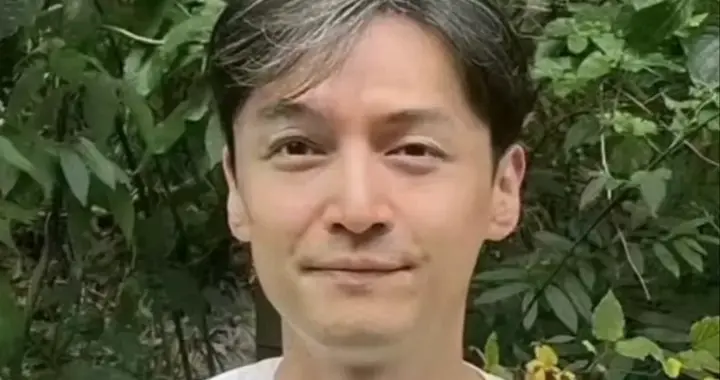 钱再多有什么用？42岁情绪崩溃的胡歌，给所有为人子女者提了个醒