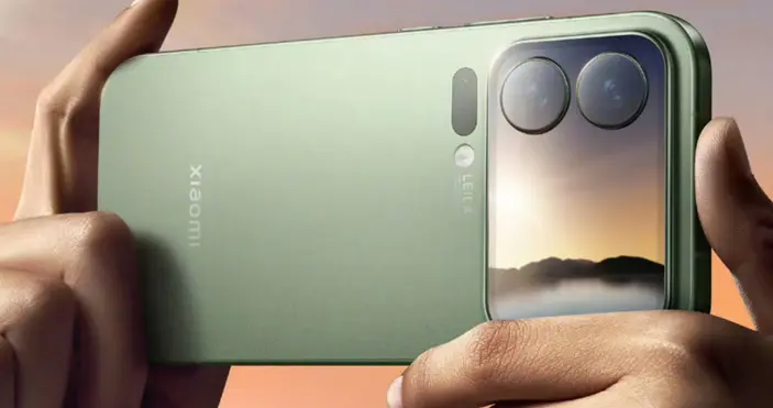 卢伟冰称小米17续航极其给力：综合DOU轻松超一天半