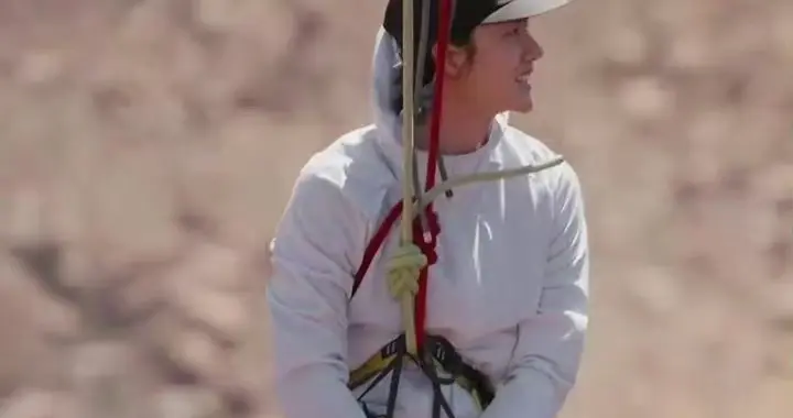 王一博在30米高空因强风失衡坠落