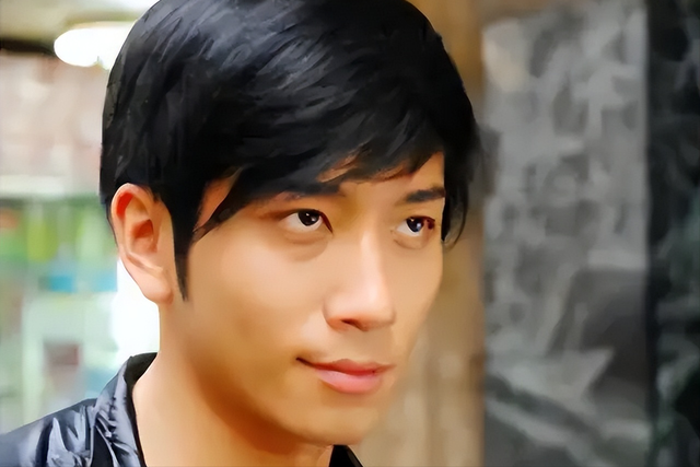 TVB渣男吴卓羲，撩妹成性绯闻没空窗，气到张馨予发照片强迫官宣