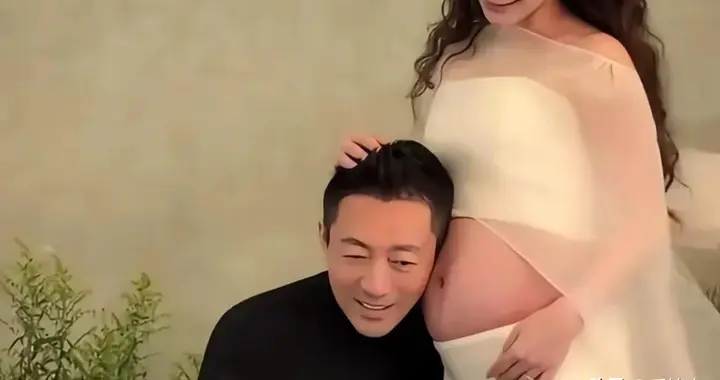 马筱梅孕照最新出炉，夫妻俩恩爱合体，汪小菲一脸宠溺！