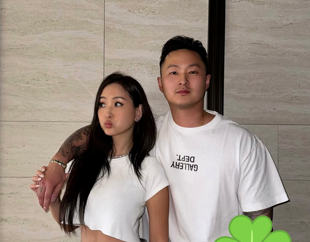 孙芸芸国外为弟弟庆生，46岁腰身纤细还有腹肌，弟弟戴金表好阔气