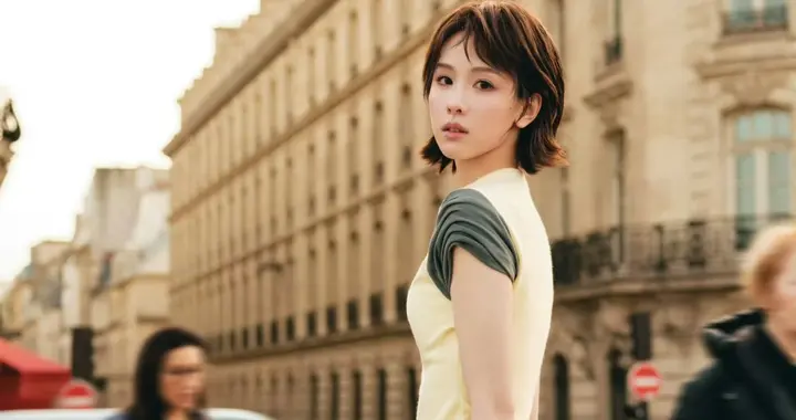 品牌大使陈都灵身穿Loewe 2026