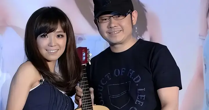 师徒变死敌？刀郎撤回版权不到一年，云朵终于反击，结果大快人心