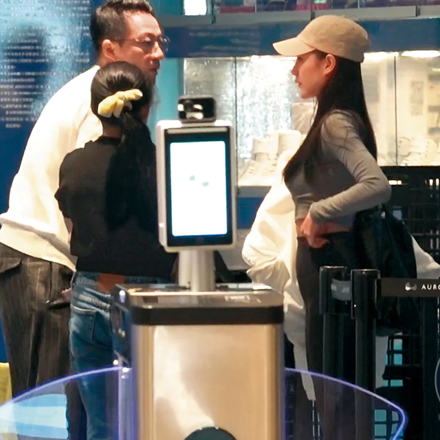 厉害了！汪小菲新女友已“收服”大S女儿，小玥儿穿衣风格都随她