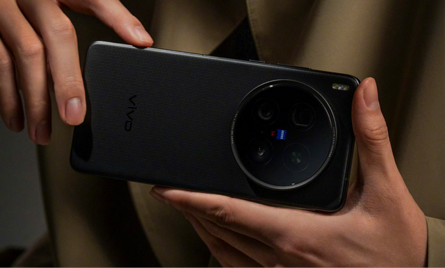 vivo X300相机曝光：2亿主摄+IMX882潜望长焦，影像大幅提升