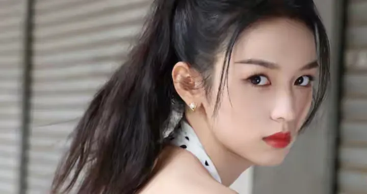 周也，甜美女神