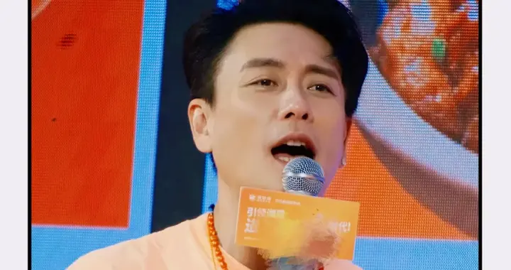 黄宗泽深圳出席活动，现场人山人海，网友：男神归来依旧是少年！