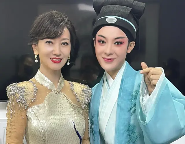 许仙陈丽君被赵雅芝喊话：演出结束来找我领红包！回复理由超搞笑