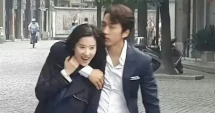 与宋承宪分手八年，刘大锤聊刘亦菲当下感情状况