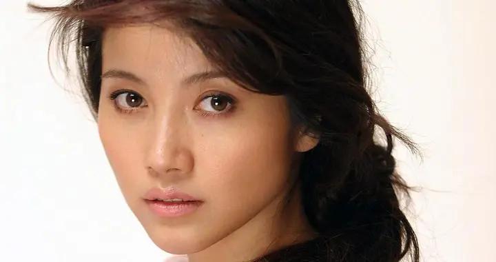 戏骨颜丙燕：在浮华里做扎实的演员！