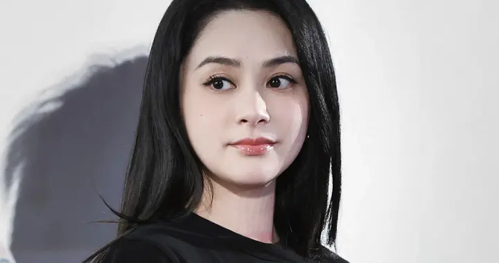 香港偶遇阿娇赵昭仪录节目！44岁阿娇瘦了好多，两人同框好美