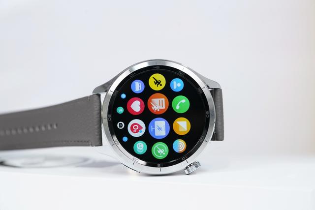 国内智能腕戴设备格局已定，华为、小米、小天才各霸其一