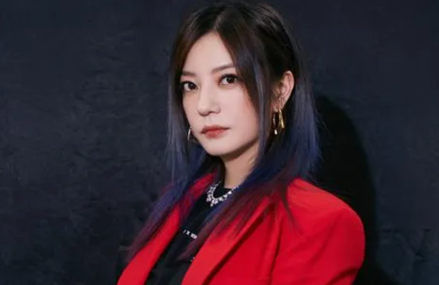 “中国巨星”到“查无此人”，47岁的赵薇，终落的如今这一下场