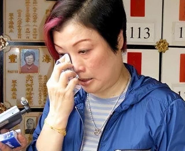 港媒豪掷一个亿买张国荣临终照片，陈淑芬为何死守不放？