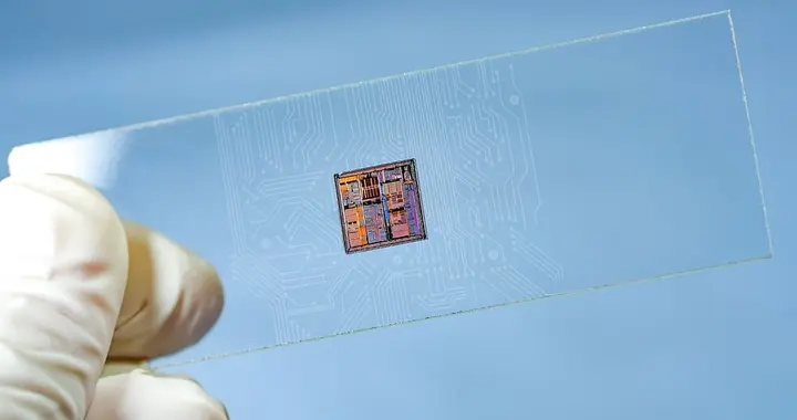 盛美上海交付首臺面板級先進封裝電鍍設備