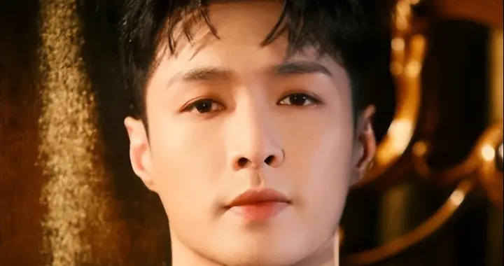 顶流男星疑似被软封杀，原因曝光紧急暂停工作，知情人爆更多内幕