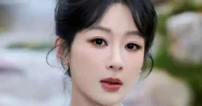 马思纯曝杨紫私下生活，反差大到离谱，网友：完全颠覆想象