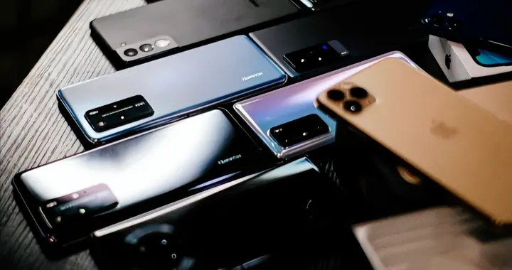 手機換代比換襪子還快？我們究竟在追什么？