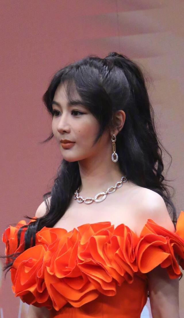 杨紫 杨紫心真大，图不P一下就放出来，真实状态一目了然
