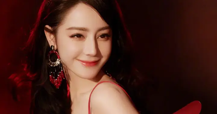 美女壁纸-第5872期-迪丽热巴