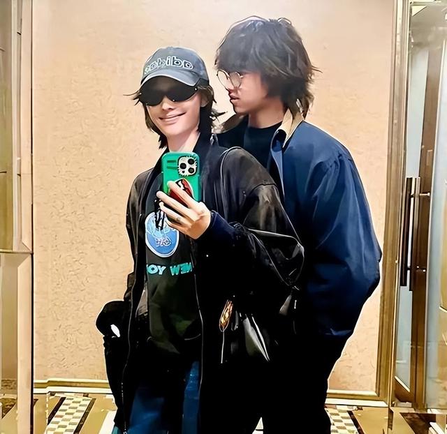 白百何罕见晒儿子，17岁元宝像极爸爸，外形唱歌天赋都随陈羽凡！