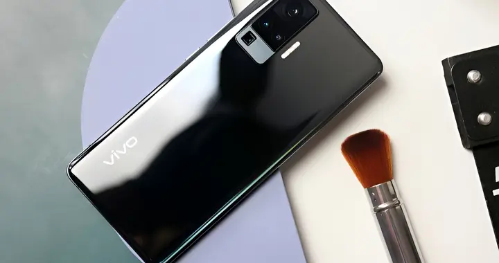 不談參數！從曲屏到直屏，用事實證明又愛又恨的體驗