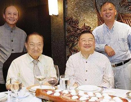 倪匡|87岁倪匡去世，生前透露患有皮肤癌，港媒致电倪震周慧敏，未回应