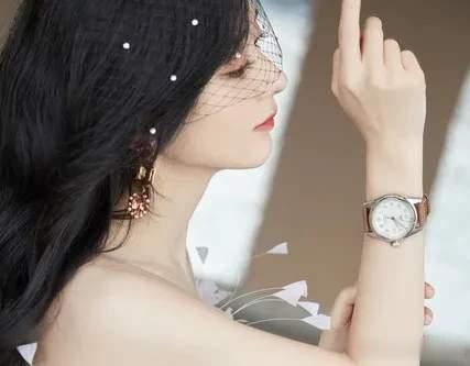 吃不完的瓜:冯绍峰、闫妮、陈妍希、赵露思、李诞、梓渝