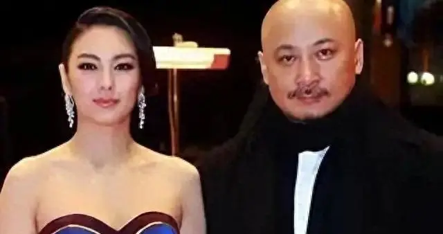 老婆在纽约大杀四方，他花800叫俩人？这大导活该烂尾！