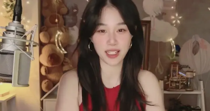 七夕午夜“老友重逢”，女主播泪洒当场，网友：这是又喝多了？